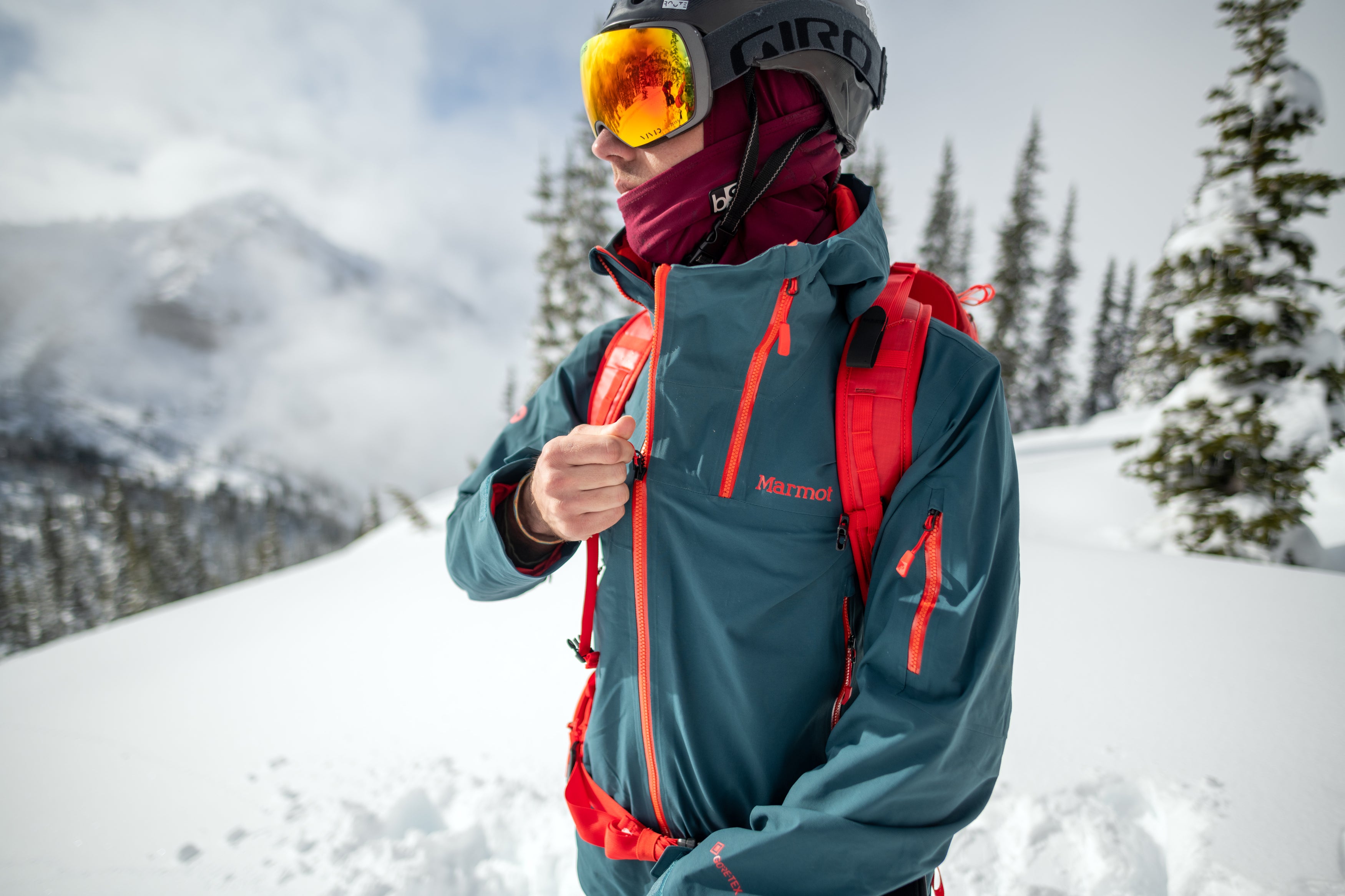 Should your ski jacket be tight or loose?